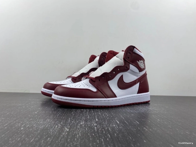 Kicktheory Jordan OG Air High Red DZ5485-160 1 Team 0807